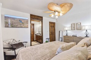 3 habitaciones, tabla de planchar con plancha, wifi y ropa de cama 