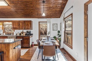 Dining - Crooked Lane Cabin - Murphy (Murphy)