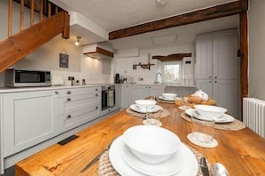 Fridge, microwave, oven, stovetop - Shepherd Yeat End, Crook (Crook)