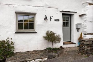 Exterior detail - Shepherd Yeat End, Crook (Crook)