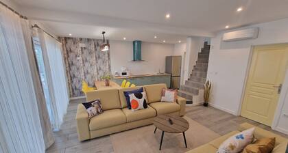 HOUSE NEPTUNO FOR 10 PEOPLE, SOLARIUM AND A/C