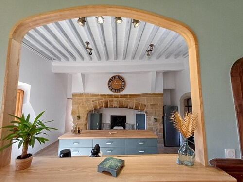 Gite de Charme 4* - Chateau de la hille with swimming pool