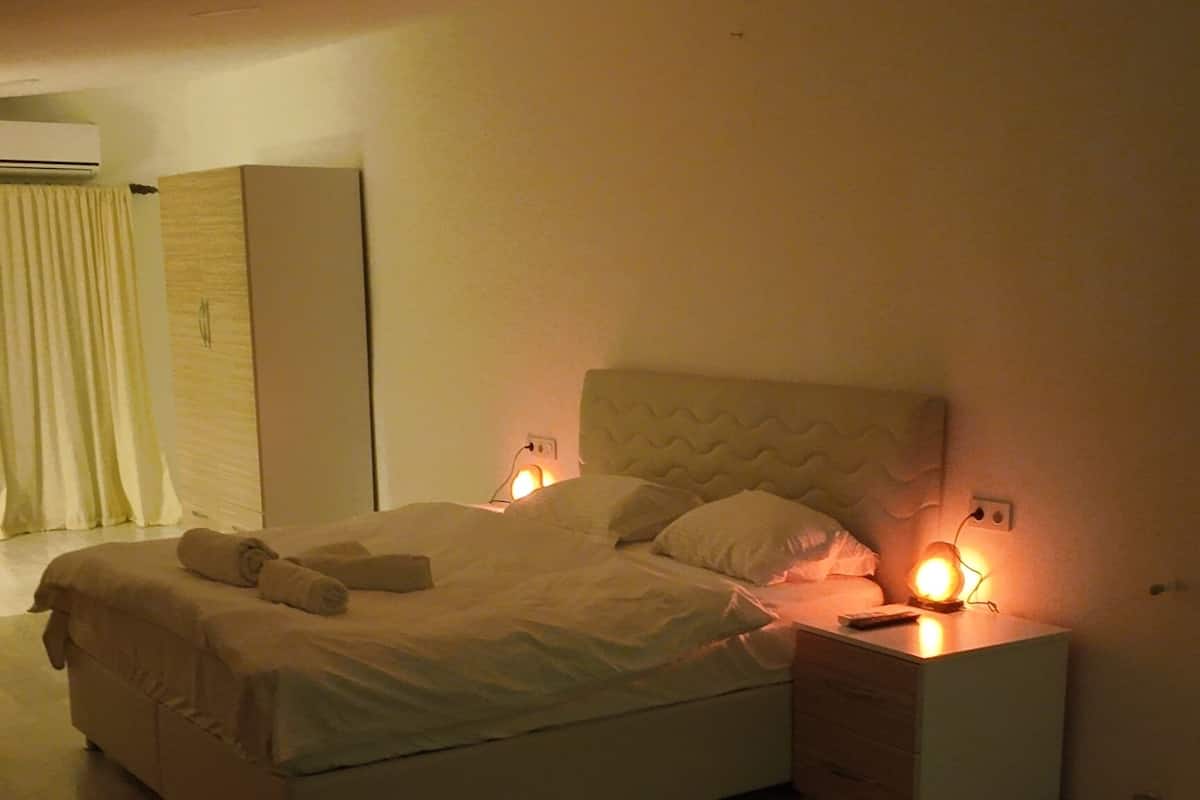 Deluxe Suite | Free WiFi