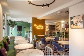 Unclassified image, 5 of 95, button - Campanile Bordeaux Centre Gare Saint Jean Hotel (Bordeaux)