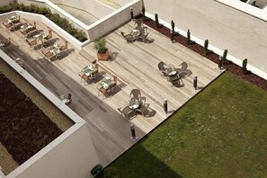 Outdoor dining - Campanile Bordeaux Centre Gare Saint Jean Hotel (Bordeaux)