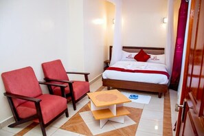 Kahden hengen executive-huone, parveke, järvinäköala | Silitysrauta/-lauta, ilmainen Wi-Fi