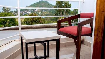 Phòng đôi Executive, ban công, quang cảnh hồ | Khuôn viên nơi lưu trú