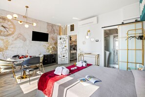 Standard Studio, Lake View (Luxury Apt 402 with Pool & Lake View) - Luxury Apt 402 With Pool & Lake View (Gardone Riviera)