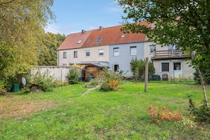 Exterior - Holiday Home 'Vacation at Geiseltalsee' with Lake View and Wi-Fi (Braunsbedra)