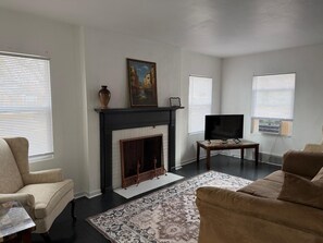 Unclassified image, 4 of 15, button