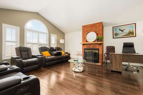 Maple Nest Pickering for your stay