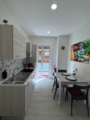 Dining - Domus Livia Vatican Cipro metro station (Roma)