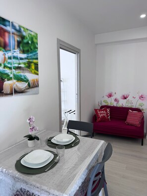 Dining - Domus Livia Vatican Cipro metro station (Roma)