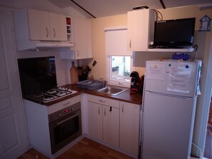 Unclassified image, 3 of 10, button - mobile-home 3 bdrms 6 pers (st pierre d'oleron)