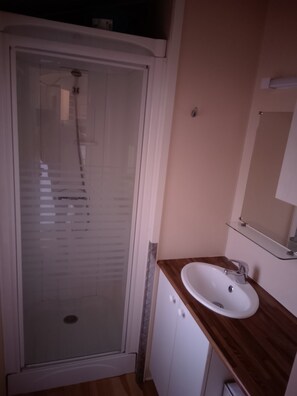 Shower - mobile-home 3 bdrms 6 pers (st pierre d'oleron)