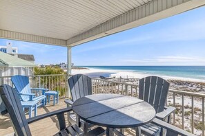 Outdoor dining - Gulf Front Corner Unit - Seagrove Beach - Community Pool (Santa Rosa Beach)