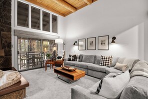 TV, fireplace - Central Sunriver Condo with Access to Exclusive Golf (Sunriver)