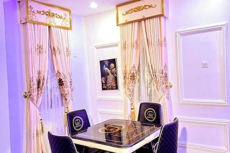 Dining. Cozy & Serene 4BR Sanctuary with Wi-Fi & Parking – The Paletinos U2
