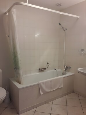 Shower, towels
