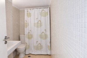 تجهيزات دش، مجففات شعر، مناشف، شامبو
