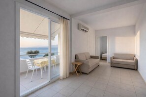 Living area - Beachfront Absolute  Bliss in Perigiali, Korinthia (Perigiali)