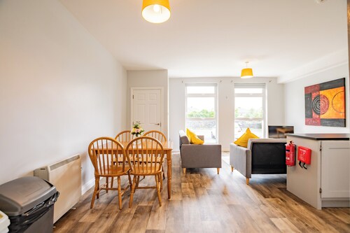 Modern 2-Bedroom Galway City Apartment