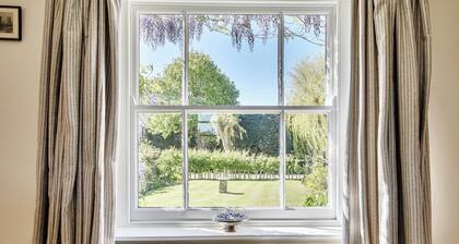 Cutbush Farmhouse