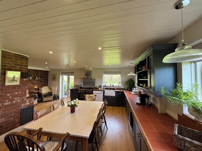 Cutbush Farmhouse