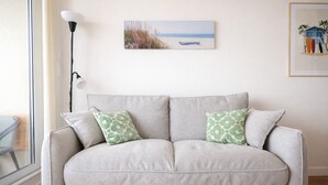 TV - Renovated apartment with sea view for 4 people (Les Sables-d´Olonne)