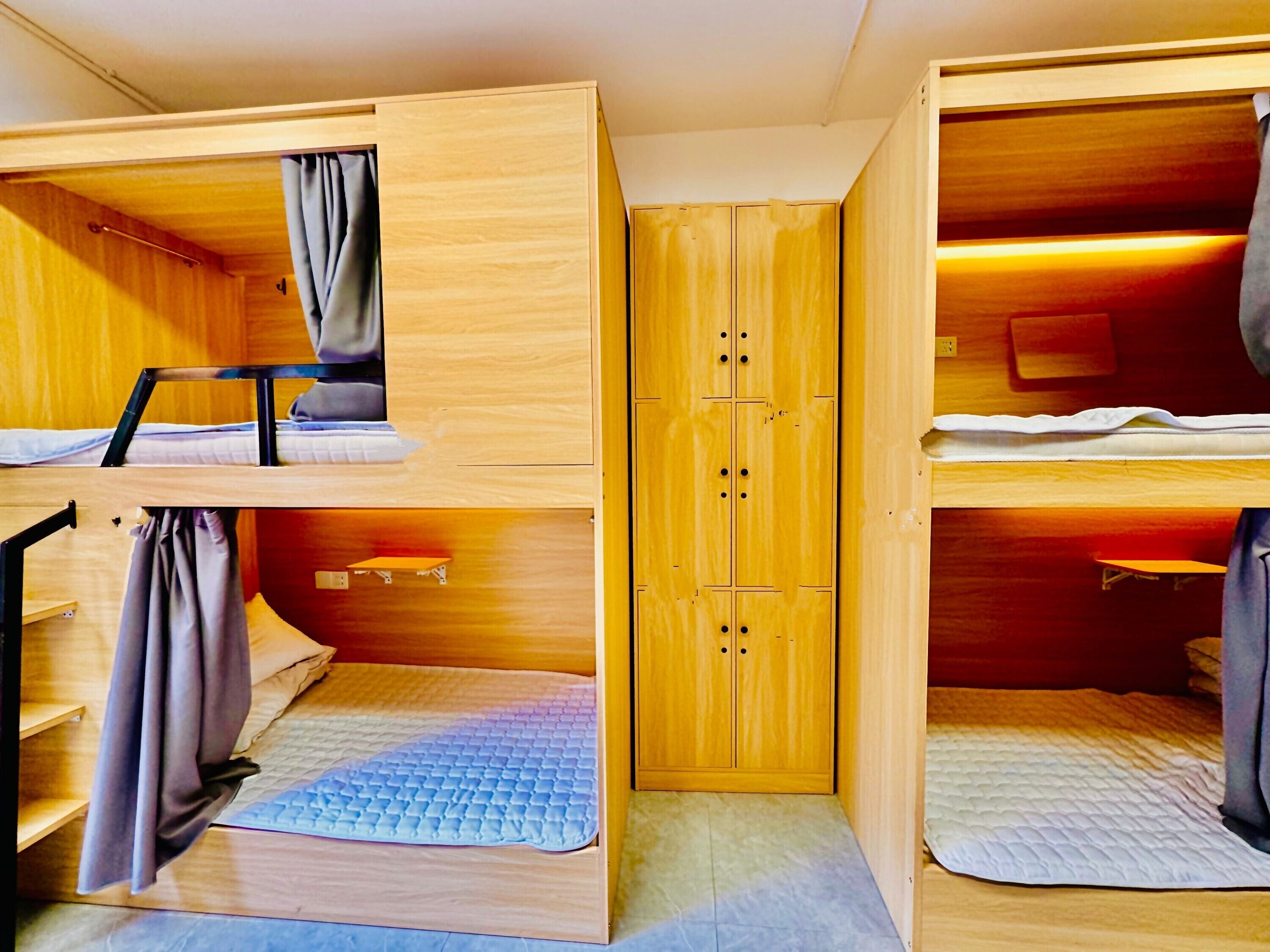 Desk, blackout curtains, free WiFi