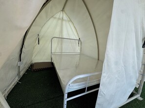 Comfort Tent, Courtyard View - Kailash International Youth Hostel  (Yining)