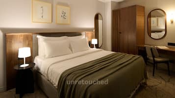 Deluxe Double or Twin Room, Balcony, City View | In-room safe, desk, laptop workspace, blackout drapes