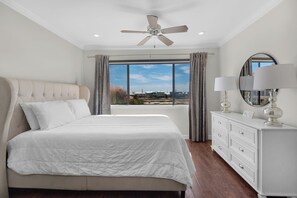 1 bedroom, iron/ironing board, WiFi, bed sheets - 🌴Cozy Studio | Walk to the Beach | Fishing Pier | Sunset Harbor Palms 2-304🌴 (Navarre Beach)