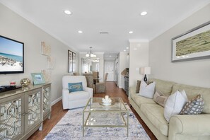 Smart TV, DVD player - 🌴Cozy Studio | Walk to the Beach | Fishing Pier | Sunset Harbor Palms 2-304🌴 (Navarre Beach)