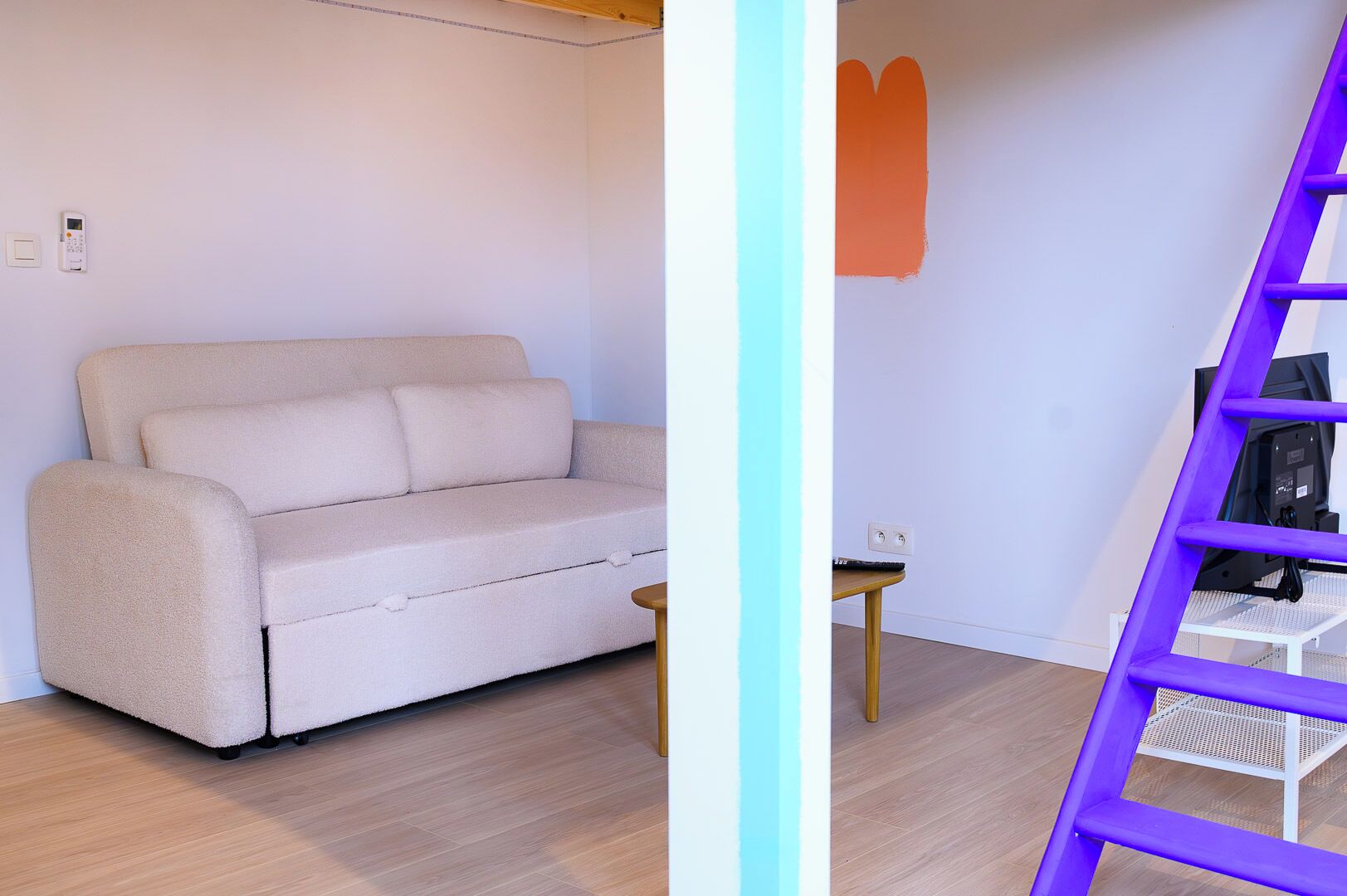 Family Room, Private Bathroom, City View | Living area