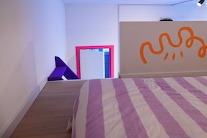 Chambre, salle de bains privée, vue ville | Wi-Fi gratuit