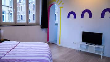 Free WiFi, bed sheets