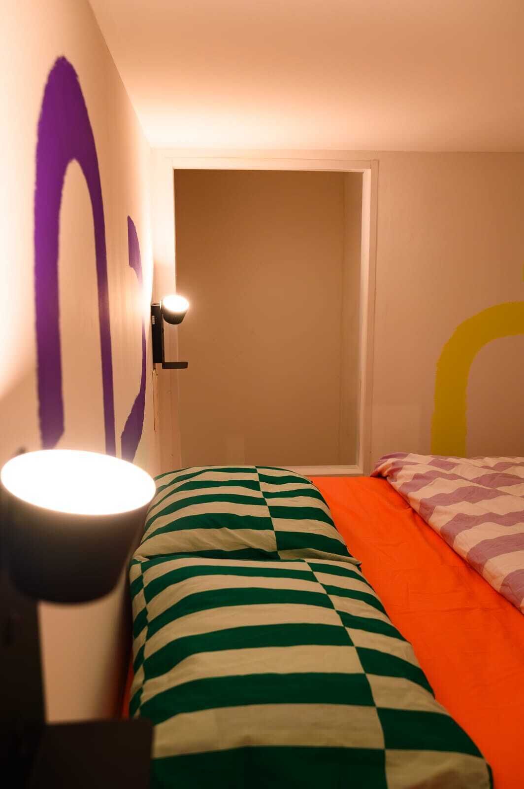 Free WiFi, bed sheets