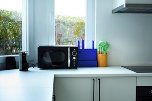 Full-size fridge, oven, stovetop, dishwasher - Cool Cool House (Liège)