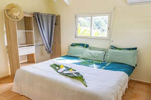 Fer et planche à repasser, accès Internet, draps fournis