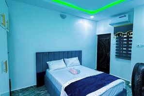 4 chambres, fer et planche à repasser, Wi-Fi gratuit, draps fournis