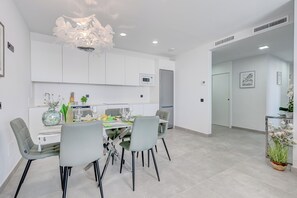 Dining - Luxury 3 bedrooms apartment with heated pool. Ocean view and A.C. (Adeje)