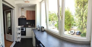 Private kitchen - Cosy 2 pers Private Parking - Near Beach & Parks (Antibes)