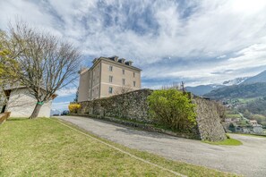 Exterior - Country House “Logis Belledonne - Group” with Mountain View, Shared Pool & Wi-Fi (Arvillard)