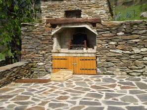 Property grounds - Traditional Stone Cottage in the Cévennes (Sainte-Croix Vallée Francaise)