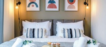 Modern apartment  Perfect for Business  Sleeps 4