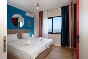 Iron/ironing board, WiFi, bed sheets - Sea View & Art Apartment (Durrës)