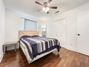 Unclassified image, 4 of 13, button - Serene 2-bedroom corporate apartment with AC in Metairie
Prime location (Metairie)