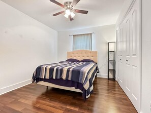 Unclassified image, 5 of 13, button - Serene 2-bedroom corporate apartment with AC in Metairie
Prime location (Metairie)