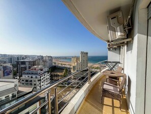 Property grounds - Stylish 2-bedroom apartment in Tangier with ocean views, central location, and beach access. (Tangier)